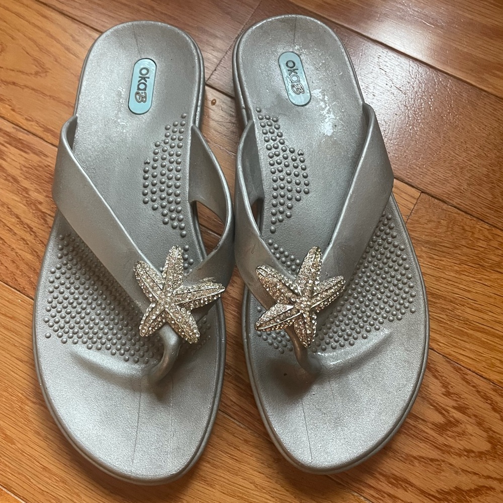 Starfish flip-flops size 9
